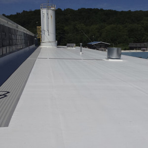 Ремонт покрівлі з ПВ...